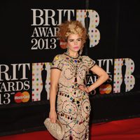 Paloma Faith en la alfombra roja de los Brit Awards 2013