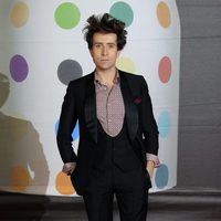 Nick Grimshaw en la alfombra roja de los Brit Awards 2013