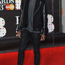 Nathan Stewart-Jarrett en la alfombra roja de los Brit 2013