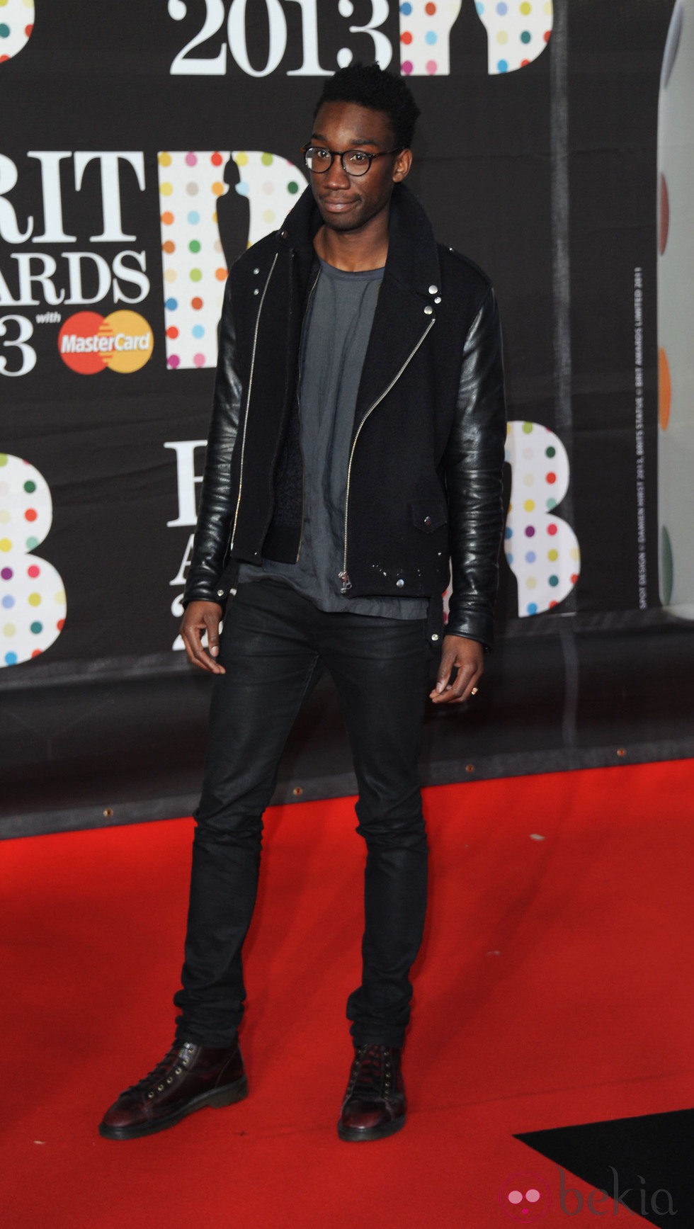 Nathan Stewart-Jarrett en la alfombra roja de los Brit 2013