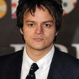 Jamie Cullum en la alfombra roja de los Brit Awards 2013