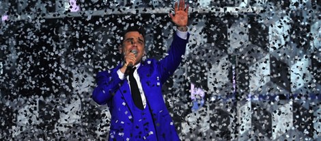 Robbie Williams cantando en la gala de los Brit Awards 2013