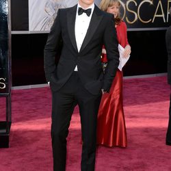 Eddie Redmayne en la alfombra roja de los Oscar 2013