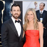 Jennifer Aniston y Justin Theroux en los Oscar 2013