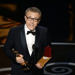 Christoph Waltz recogiendo el Oscar 2013 a Mejor actor de reparto