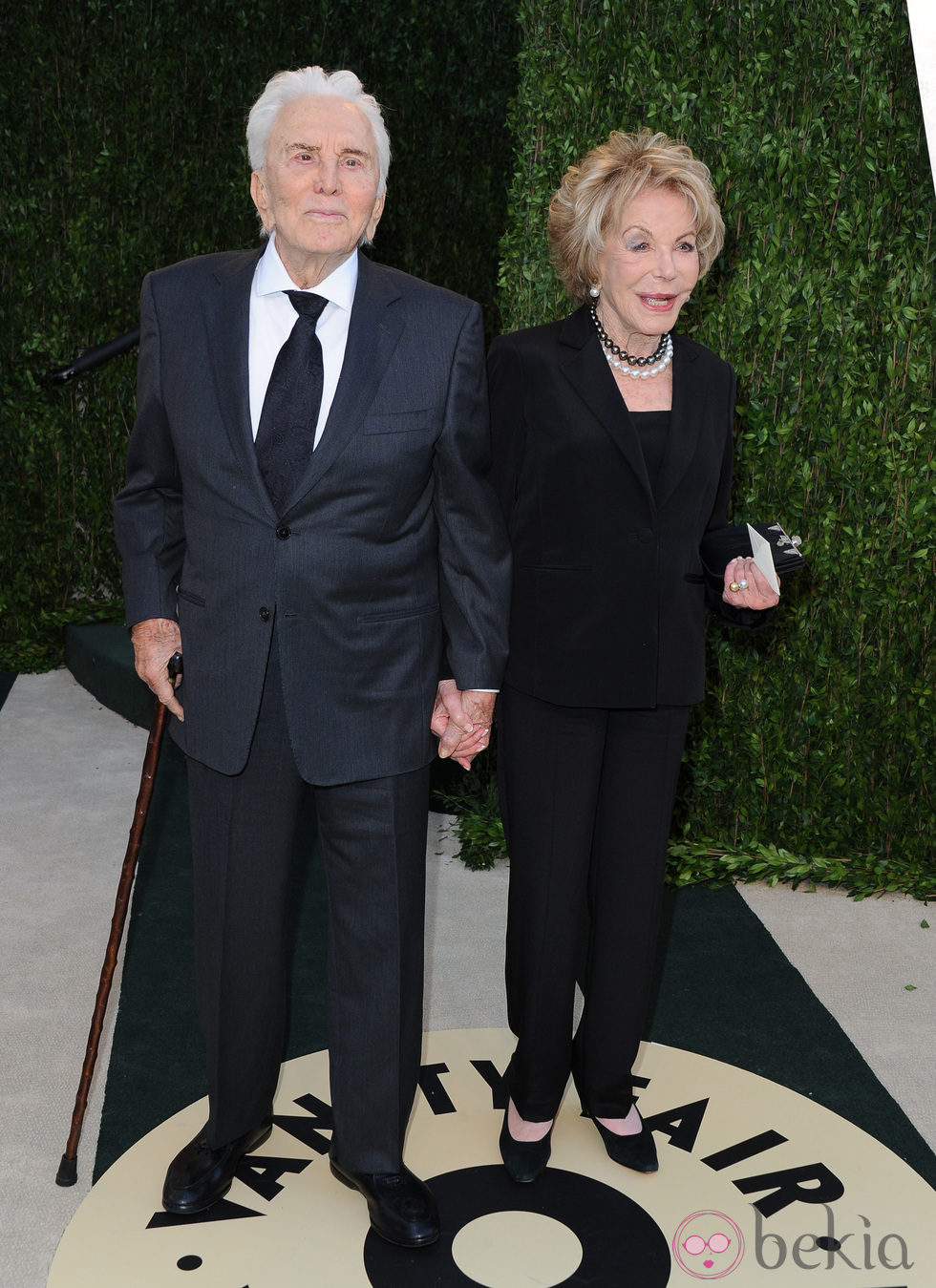 Kirk Douglas y Anne Buydens en la fiesta post Oscar 2013 organizada por Vanity Fair