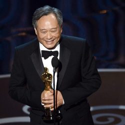 Ang Lee recoge el Oscar 2013 a Mejor director por 'La vida de Pi'