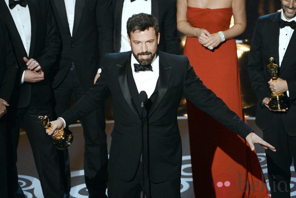 Ben Affleck recoge el Oscar 2013 a Mejor película por 'Argo'