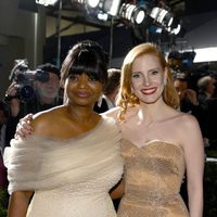 Octavia Spencer y Jessica Chastain en la fiesta Governors Ball tras los Oscar 2013