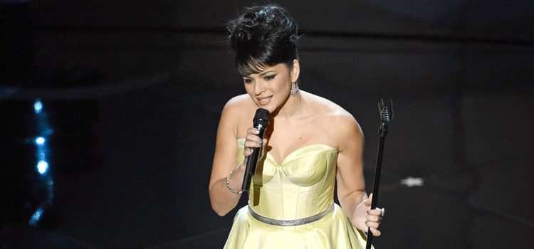 Norah Jones en la gala de los Oscar 2013