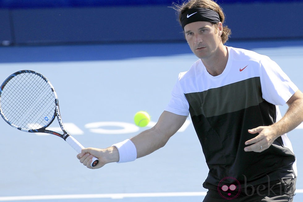 Carlos Moyá disputando el torneo Delray Beach de Florida