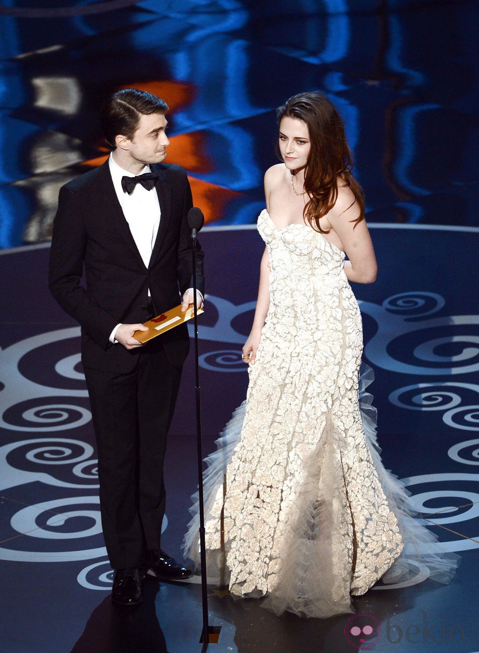 Daniel Radcliffe y Kristen Stewart presentan en la ceremonia de los Oscar 2013