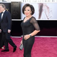 Shirley Bassey en la alfombra roja de los Oscar 2013