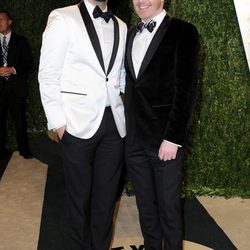 Jesse Tyler Ferguson y Justin Mikita en la fiesta post Oscar 2013 organizada por Vanity Fair