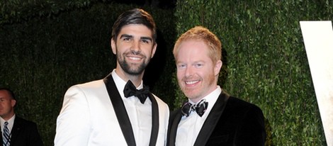 Jesse Tyler Ferguson y Justin Mikita en la fiesta post Oscar 2013 organizada por Vanity Fair