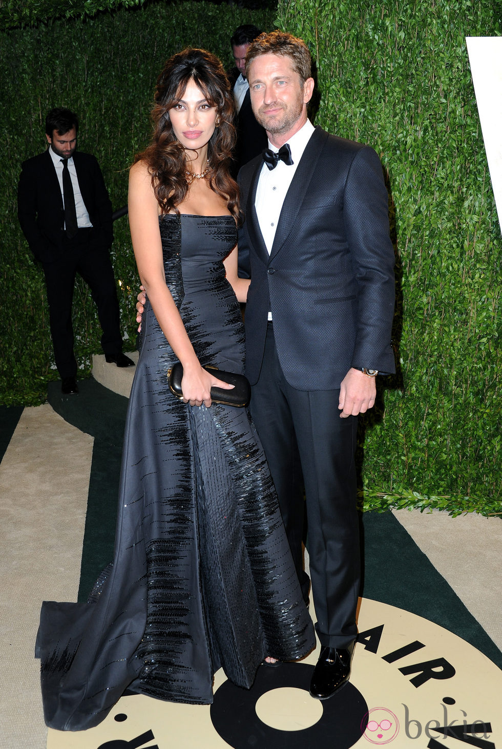 Gerard Butler y Madalina Ghenea en la fiesta post Oscar 2013 organizada por Vanity Fair