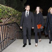 Manuel Martos, Amelia Bono y Ana Rodríguez en el funeral de María Gamboa Moreno