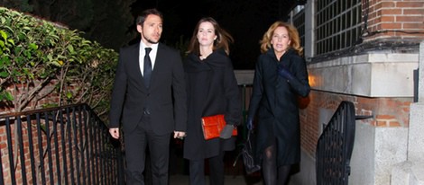 Manuel Martos, Amelia Bono y Ana Rodríguez en el funeral de María Gamboa Moreno