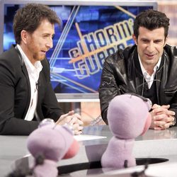 Luis Figo con Pablo Motos en su visita a 'El Hormiguero'