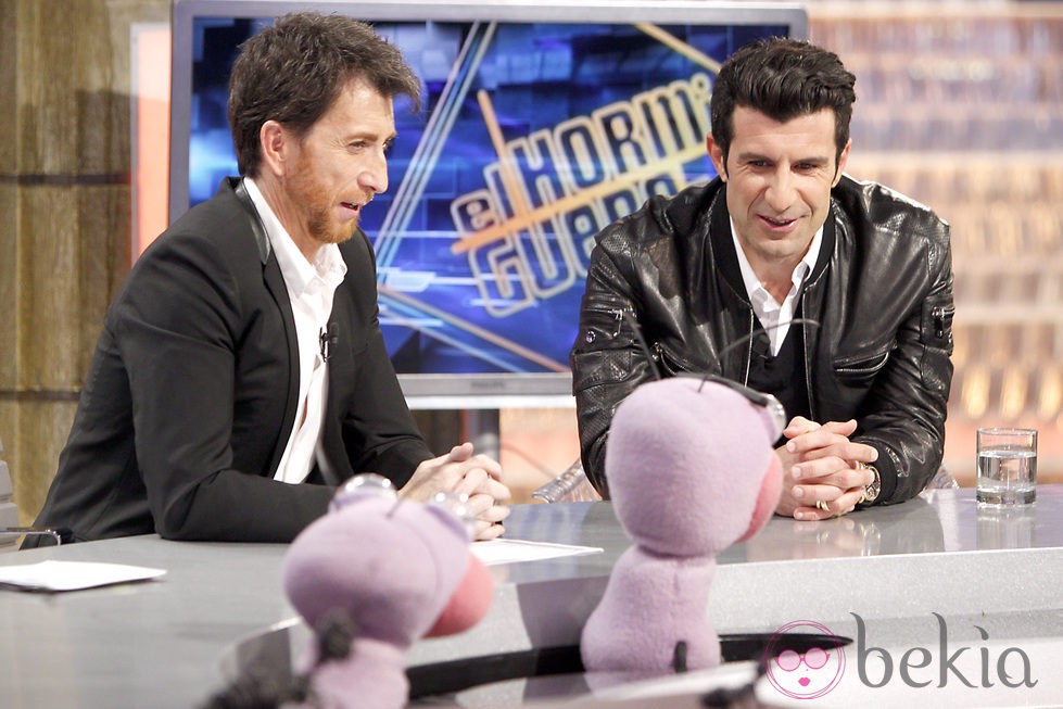 Luis Figo con Pablo Motos en su visita a 'El Hormiguero'