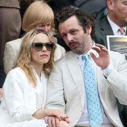 Rachel McAdams y Michael Sheen en el torneo de Wimbledon en 2012