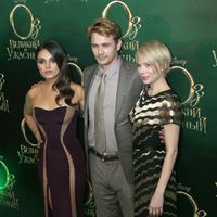 Mila Kunis, James Franco y Michelle Williams en el estreno de 'Oz, un mundo de fantasía' en Moscú