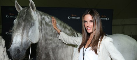 Alessandra Ambrosio en el espectáculo ecuestre Odysseo