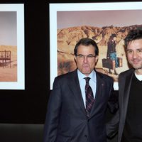 Jaume de Laiguana con Artur Mas en la inauguración de su exposición