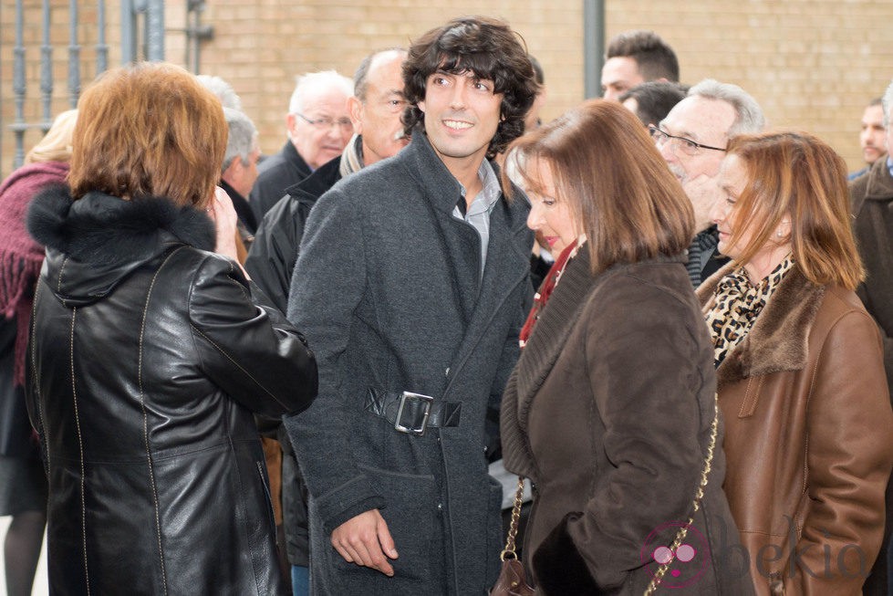 Alejandro en el funeral de su padre Pepe Sancho