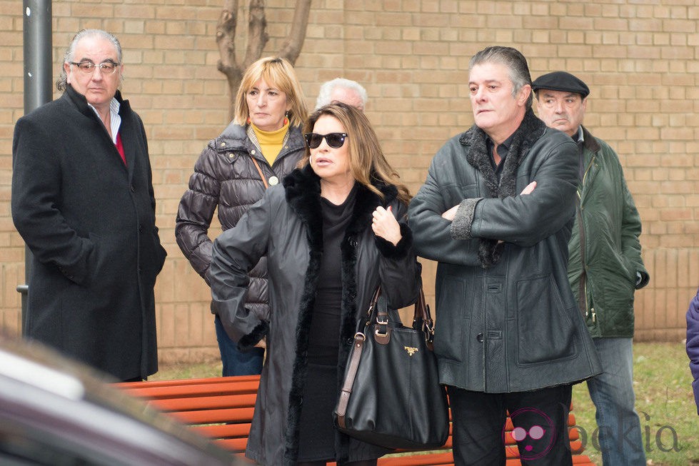 El cantante Francisco en el funeral de Pepe Sancho