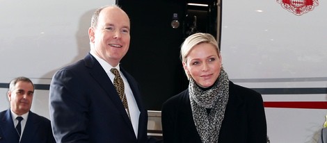 Alberto y Charlene de Mónaco en la presentación de un avión en Niza