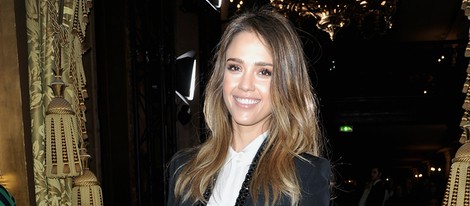 Jessica Alba en el desfile de Stella McCartney otoño/invierno 2013/2014 en Paris Fashion Week