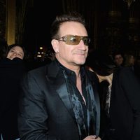 Bono en el desfile de Stella McCartney otoño/invierno 2013/2014 en Paris Fashion Week