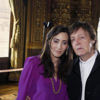 Paul McCartney y Nancy Shevell en el desfile de Stella McCartney otoño/invierno 2013/2014 en Paris Fashion Week