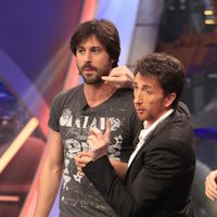 Pablo Motos y Hugo Silva en 'El hormiguero' durante la promoción de 'Los amantes pasajeros'