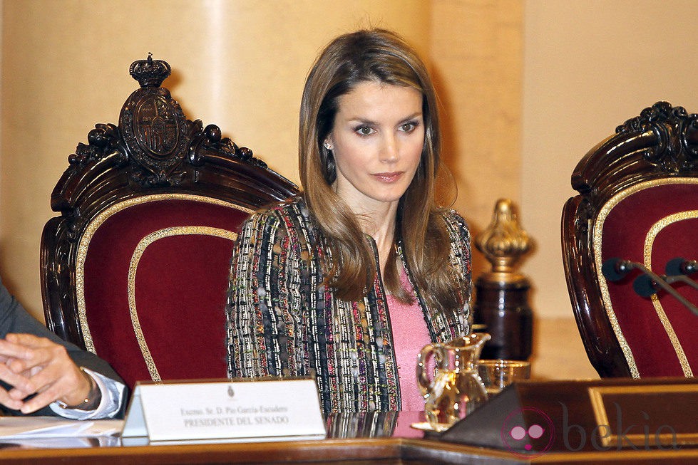 La Princesa Letizia muy seria en el acto oficial del Día Mundial de las Enfermedades Raras