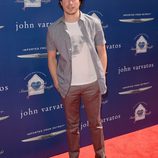 Ben Feldman en la fiesta solidaria de John Varvatos en Los Ángeles