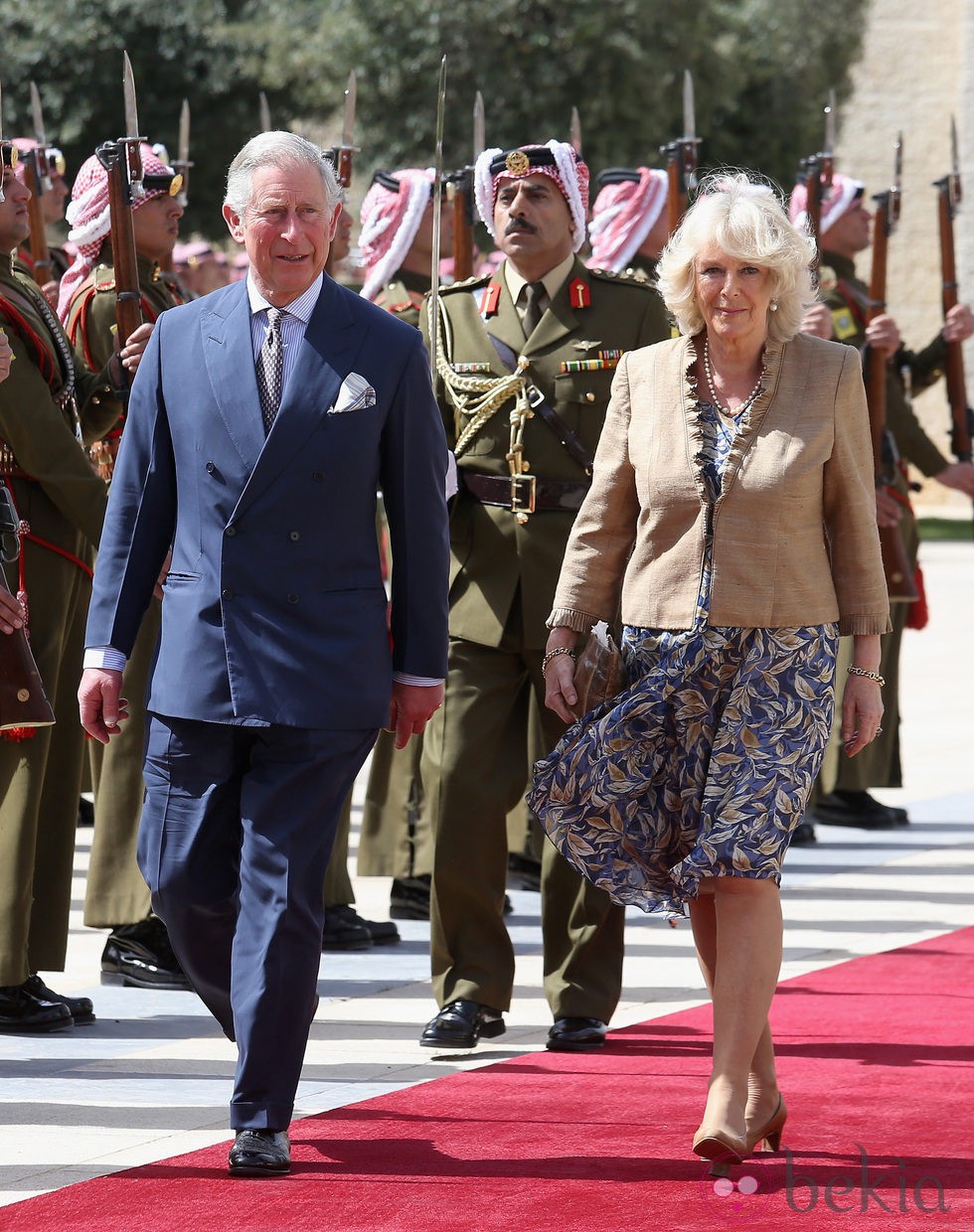 El Príncipe Carlos y Camilla Parker durante su visita oficial a Jordania