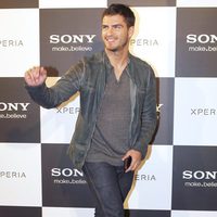 Maxi Iglesias en la presentación del nuevo móvil de Sony