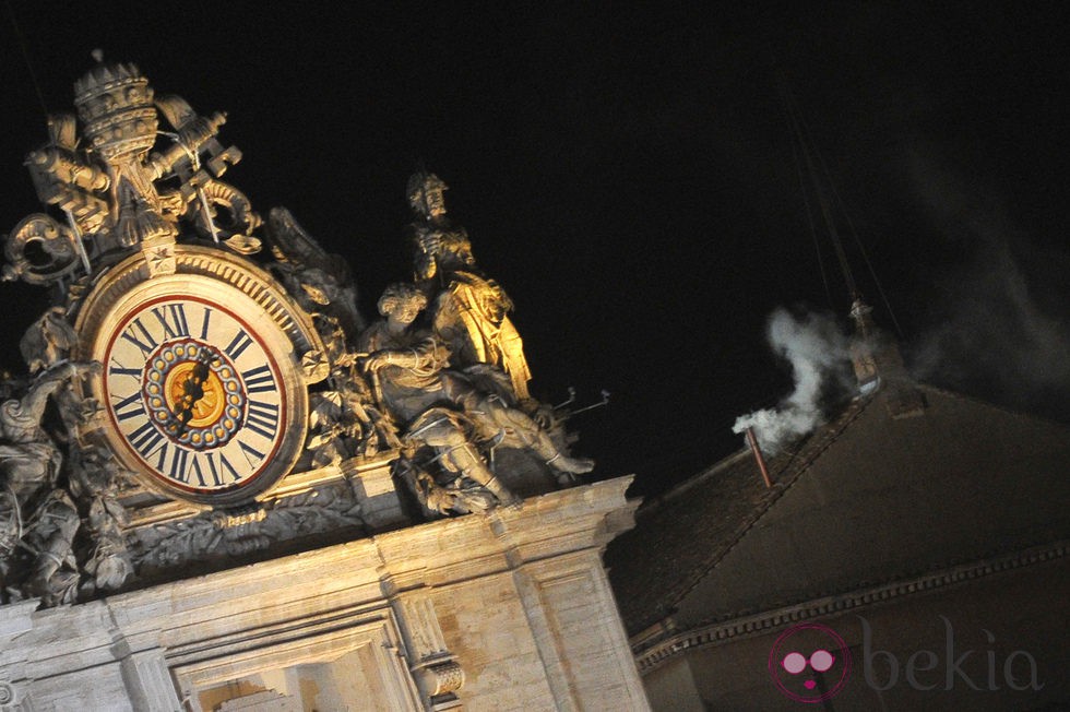 Fumata blanca en El Vaticano