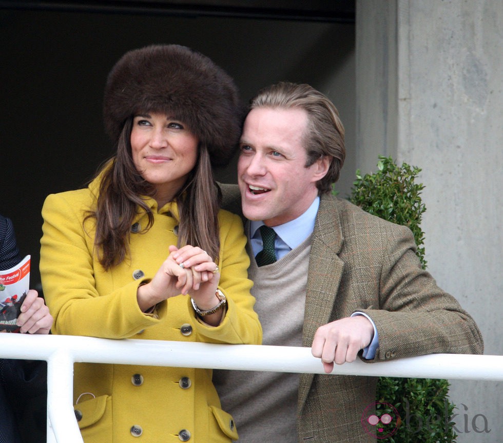 Pippa Middleton con Tom Kingston en las carreras de caballos de Gloucestershire