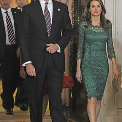 Los Príncipes Felipe y Letizia en la cena al COI