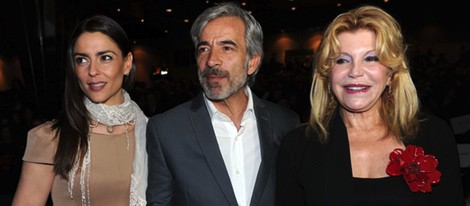 Irene Meritxell, Imanol Arias y la Baronesa Thyssen en los Premios Cofrades 2013 de Marbella