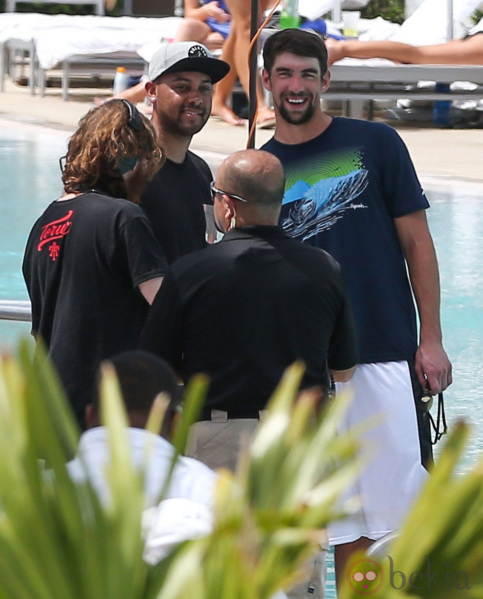 Michael Phelps se divierte en Miami con unos amigos