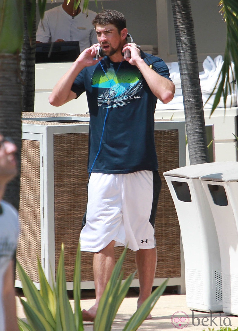 Michael Phelps escuchando música en Miami