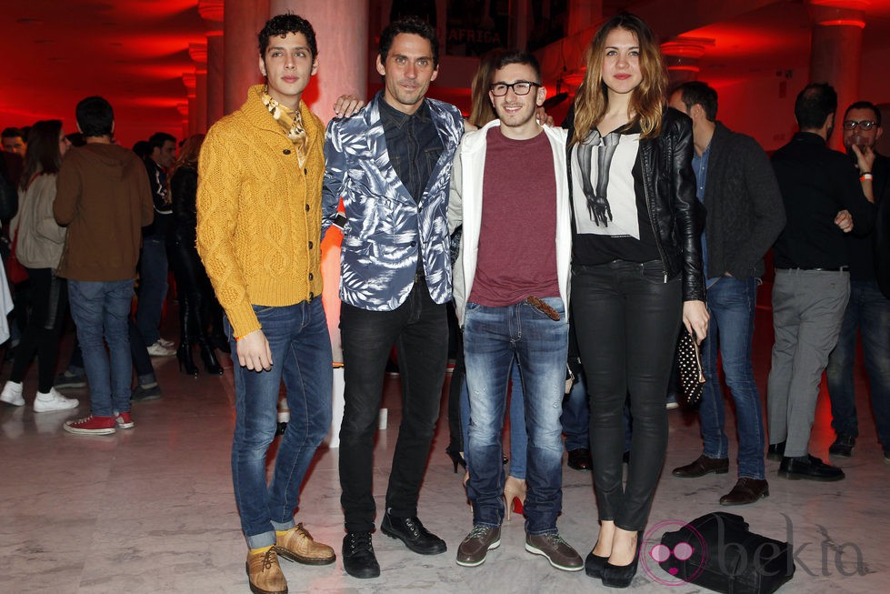 Eduardo Casanova, Paco León, David Castillo y Andrea Guasch en la fiesta Edun-Diesel