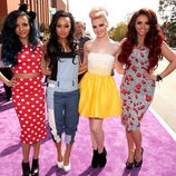 Las cantantes de Little Mix en la alfombra roja de la 26 edición de los premios Nickelodeon