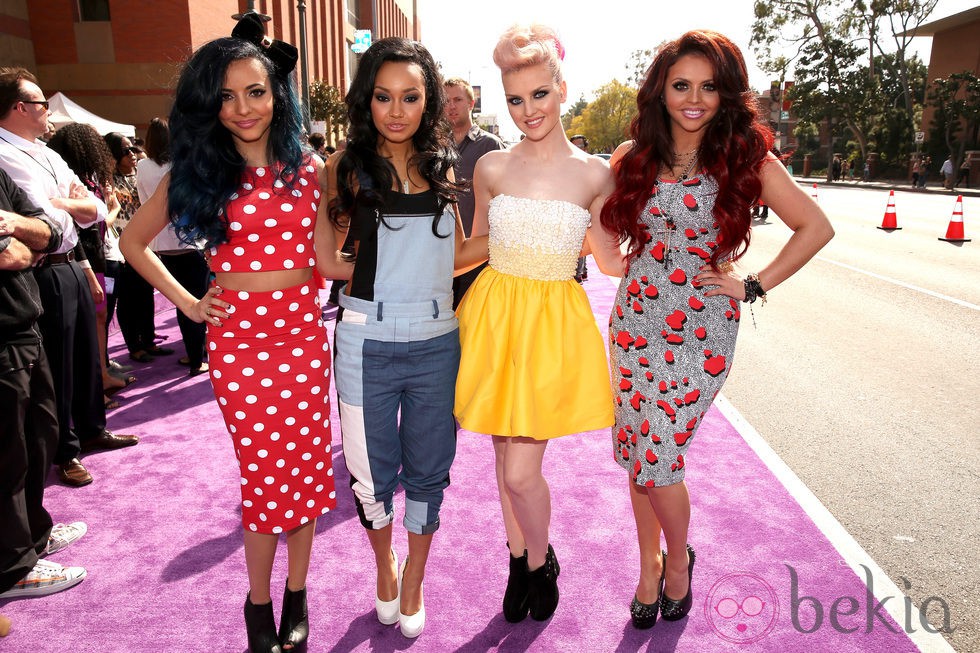 Las cantantes de Little Mix en la alfombra roja de la 26 edición de los premios Nickelodeon