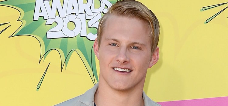 Alexander Ludwig en la alfombra roja de la 26 edición de los premios Nickelodeon