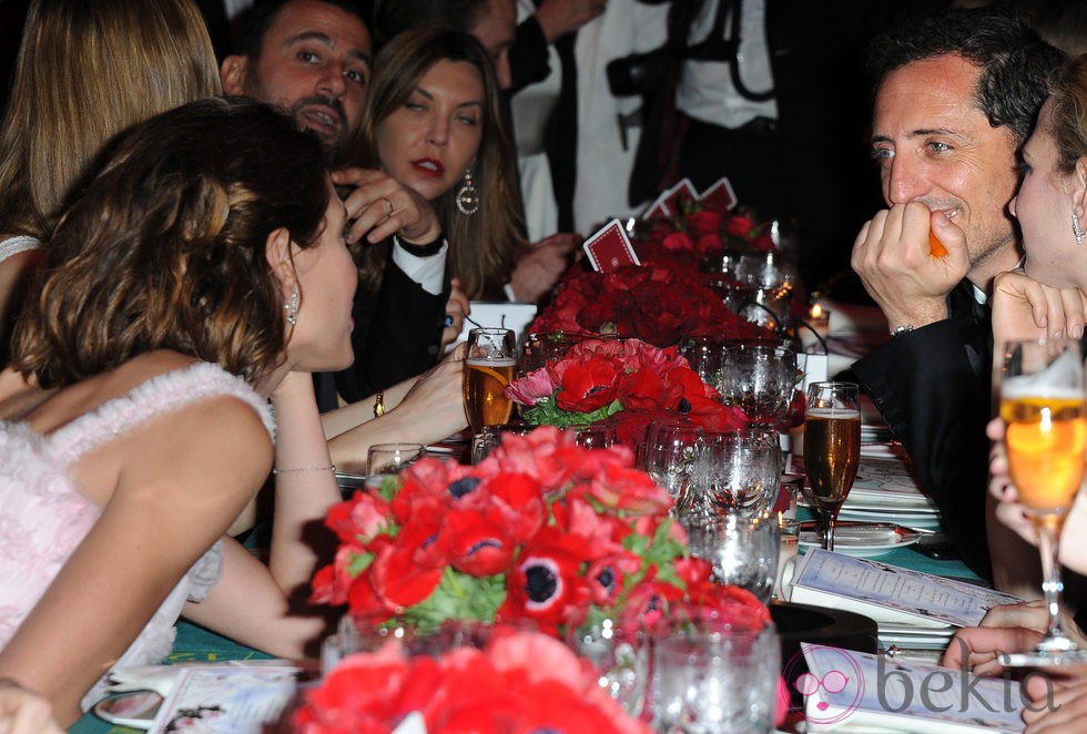 Carlota Casiraghi y Gad Elmaleh, muy cómplices en el Baile de la Rosa 2013